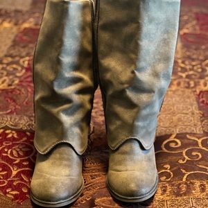 Distressed boots with heel  -Mid calf MIA